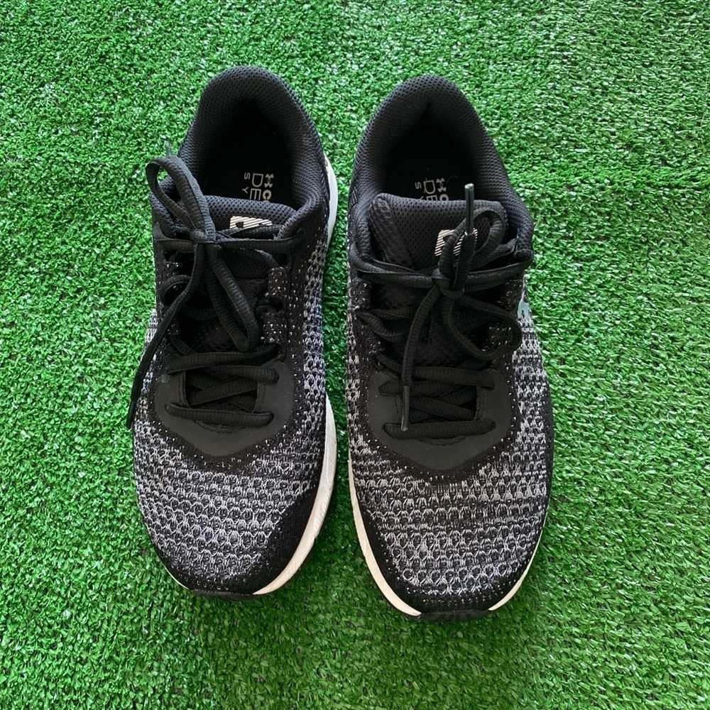 Under Armour HOVR Intake 6 Women’s Running Shoes 7.5 Black White Lightweight V-4 - Picture 3 of 9